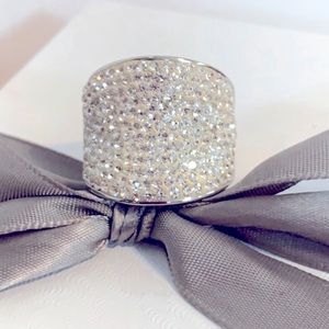 Silver Crystal Ring sz 7 Beautiful sparkles!